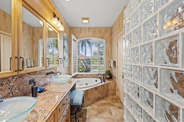 4860 CEDAR OAK WAY, Sarasota, FL 34233