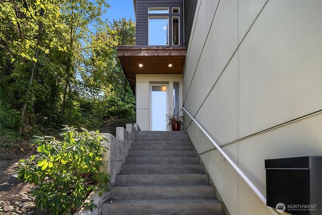 4025 Burton Place W, Seattle, WA 98199