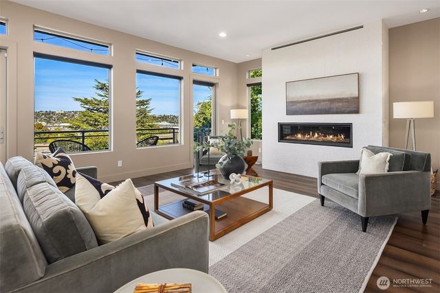 4025 Burton Place W, Seattle, WA 98199