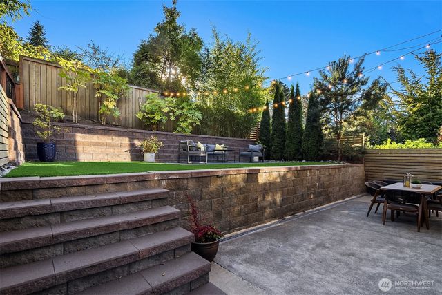 4025 Burton Place W, Seattle, WA 98199