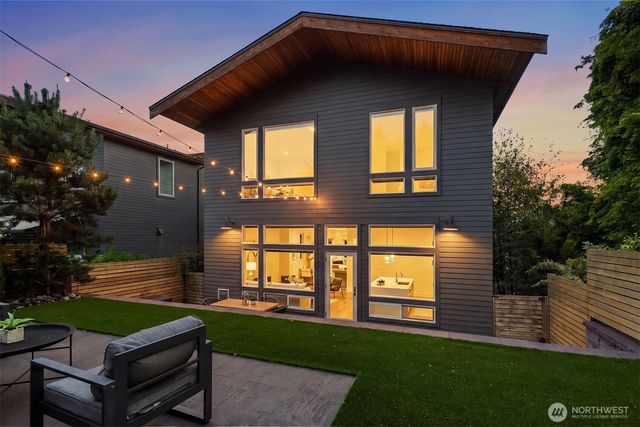 4025 Burton Place W, Seattle, WA 98199