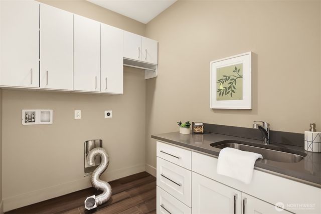 4025 Burton Place W, Seattle, WA 98199