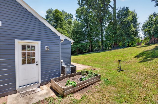 420 Sherwood Drive, Seneca, SC 29678