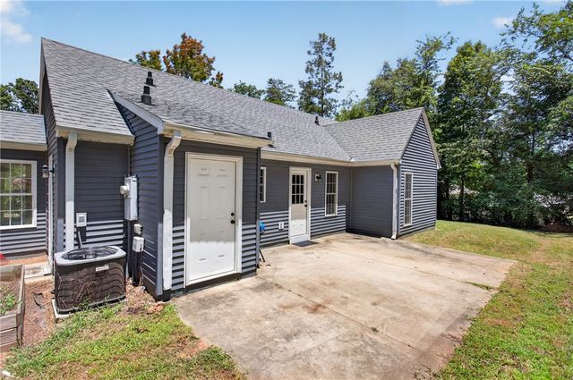 420 Sherwood Drive, Seneca, SC 29678