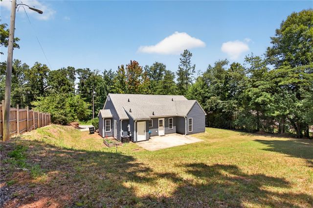420 Sherwood Drive, Seneca, SC 29678