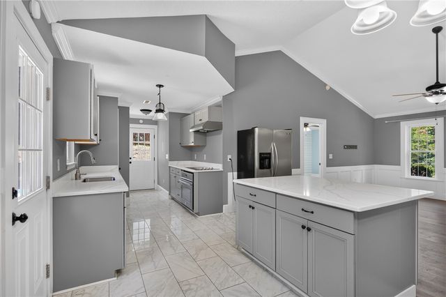 420 Sherwood Drive, Seneca, SC 29678