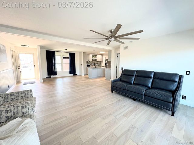 1509 Oregon Court, Waterford Charter Township, MI 48327