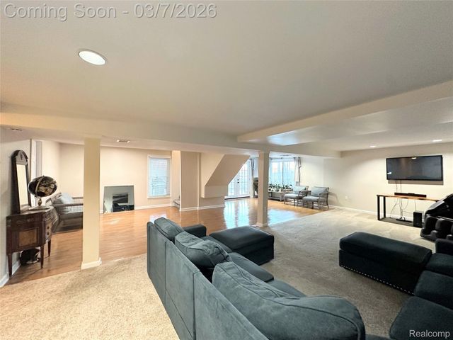 1509 Oregon Court, Waterford Charter Township, MI 48327