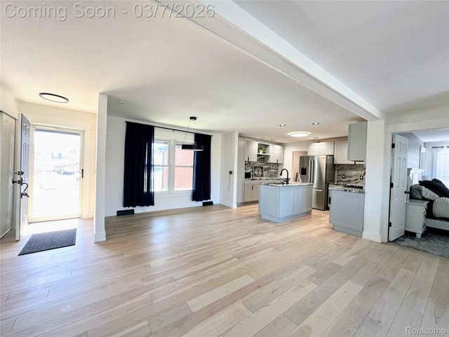 1509 Oregon Court, Waterford Charter Township, MI 48327