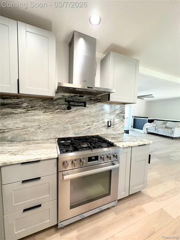 1509 Oregon Court, Waterford Charter Township, MI 48327