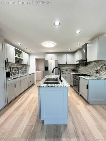 1509 Oregon Court, Waterford Charter Township, MI 48327