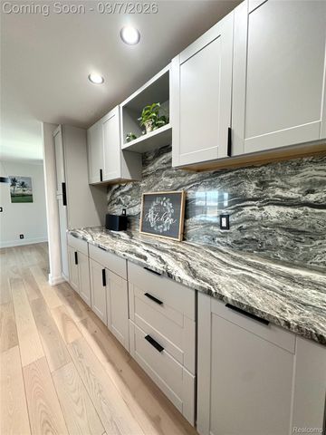 1509 Oregon Court, Waterford Charter Township, MI 48327