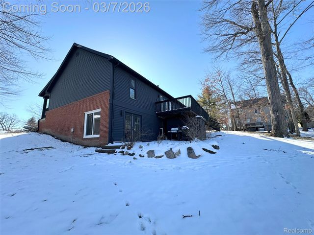 1509 Oregon Court, Waterford Charter Township, MI 48327