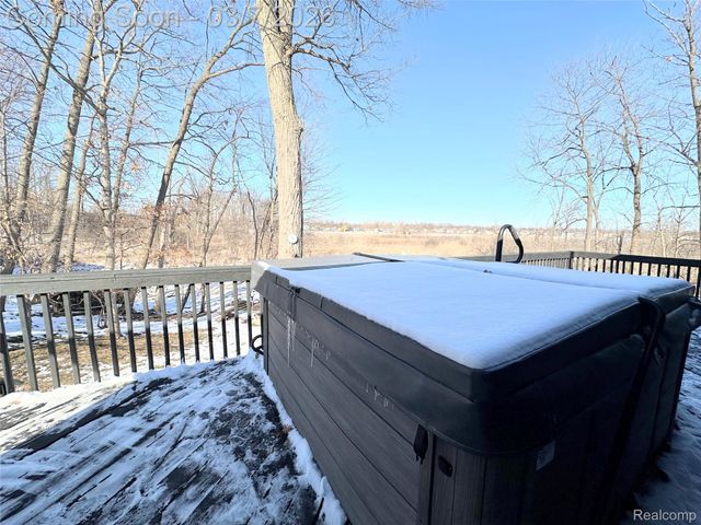 1509 Oregon Court, Waterford Charter Township, MI 48327