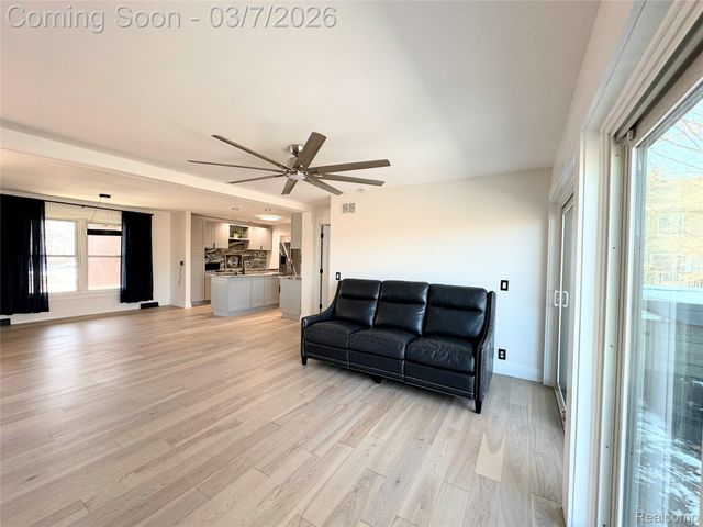 1509 Oregon Court, Waterford Charter Township, MI 48327