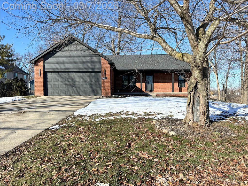 1509 Oregon Court, Waterford Charter Township, MI 48327