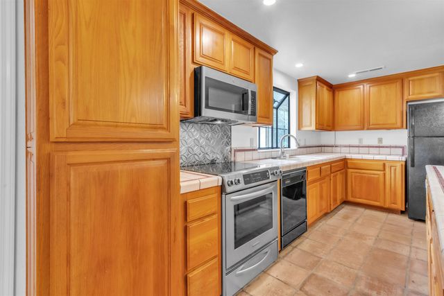 3665 Illinois Avenue, Corning, CA 96021