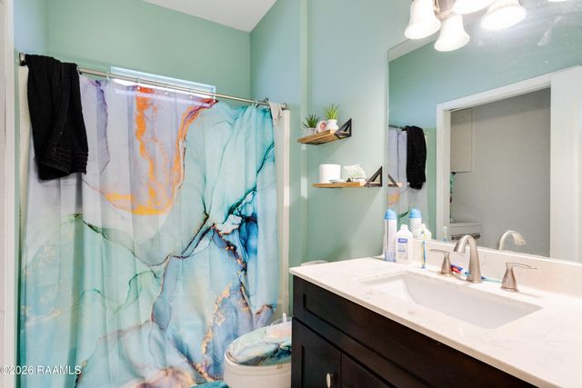 230 Caledonia Drive, Lafayette, LA 70508