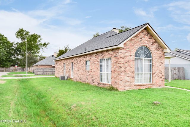 230 Caledonia Drive, Lafayette, LA 70508