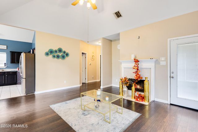 230 Caledonia Drive, Lafayette, LA 70508