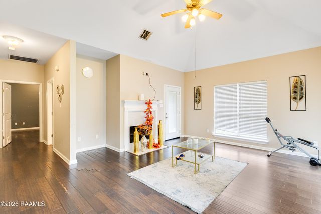 230 Caledonia Drive, Lafayette, LA 70508
