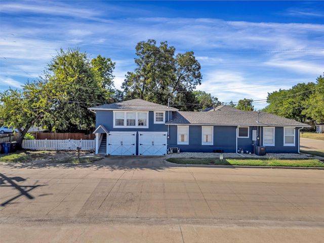 201 S Jones Street, Granbury, TX 76048