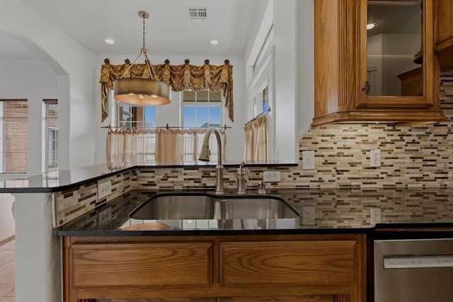 4100 Hidden Lake Circle, Moore, OK 73160