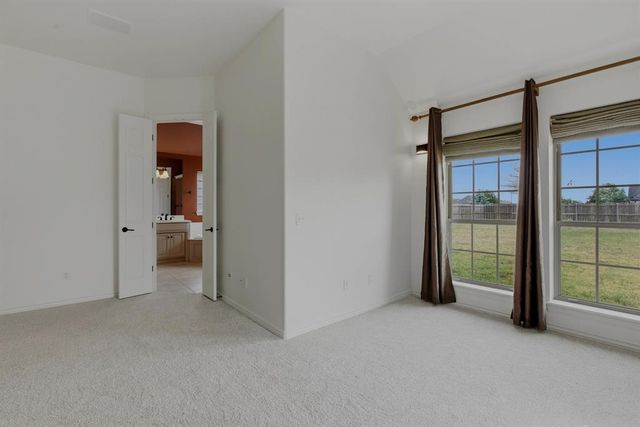 4100 Hidden Lake Circle, Moore, OK 73160