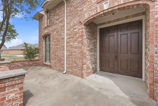 4100 Hidden Lake Circle, Moore, OK 73160