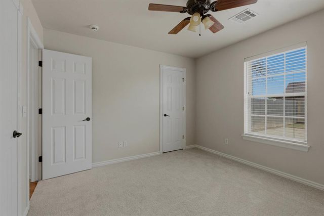 4100 Hidden Lake Circle, Moore, OK 73160