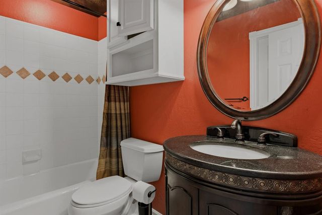 4100 Hidden Lake Circle, Moore, OK 73160