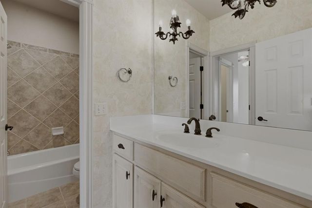 4100 Hidden Lake Circle, Moore, OK 73160
