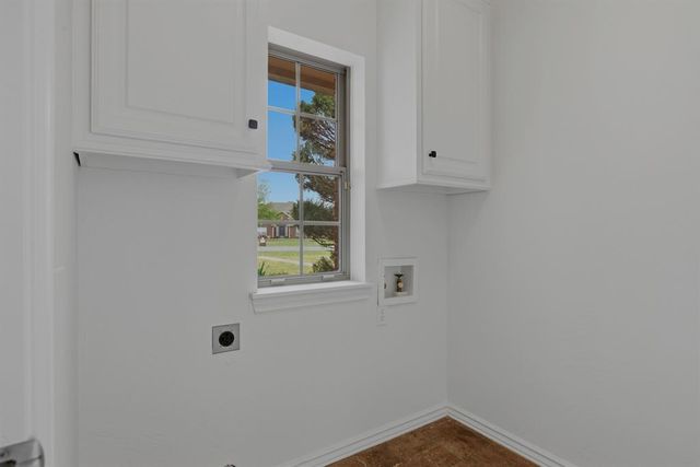 4100 Hidden Lake Circle, Moore, OK 73160