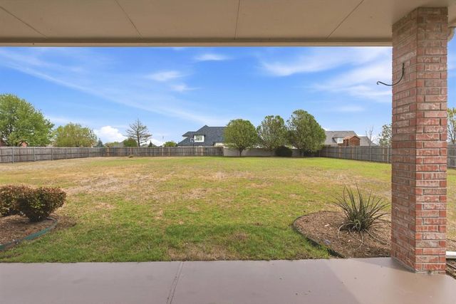 4100 Hidden Lake Circle, Moore, OK 73160