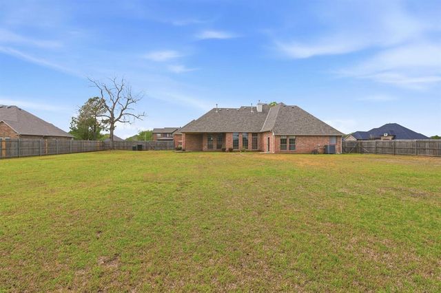 4100 Hidden Lake Circle, Moore, OK 73160