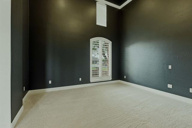 4100 Hidden Lake Circle, Moore, OK 73160