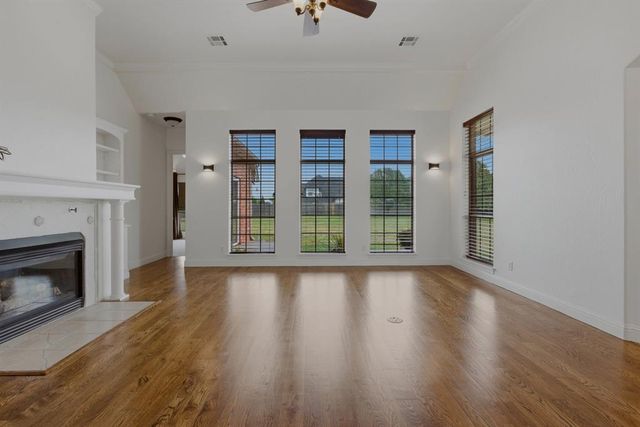 4100 Hidden Lake Circle, Moore, OK 73160