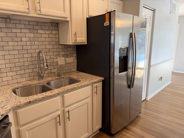 1162 Harbor Court, Glendale Heights, IL 60139