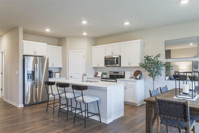 2539 Brook View Drive, Des Moines, IA 50317