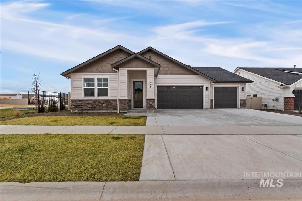 698 N Morning Glory Ave, Eagle, ID 83616