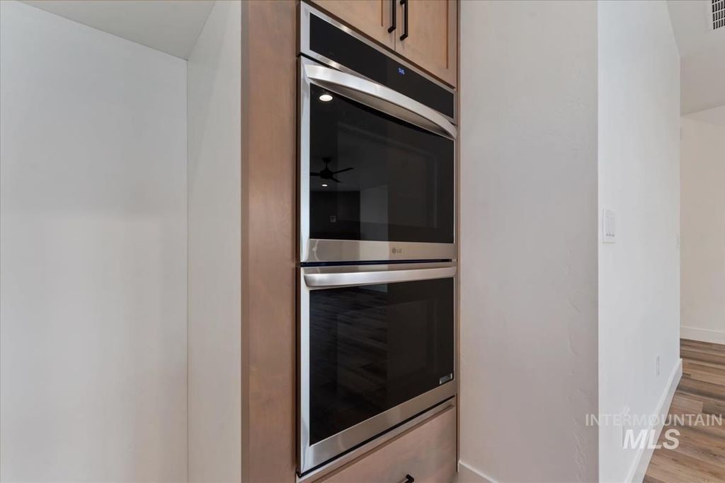 698 N Morning Glory Ave, Eagle, ID 83616 photo 11