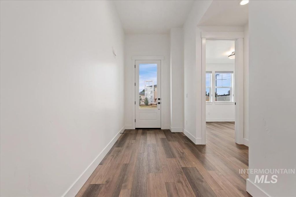 698 N Morning Glory Ave, Eagle, ID 83616 photo 3