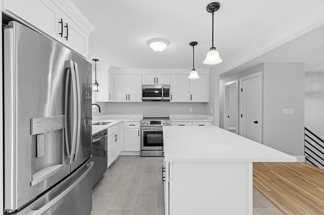 159 Walnut St, Halifax, MA 02338