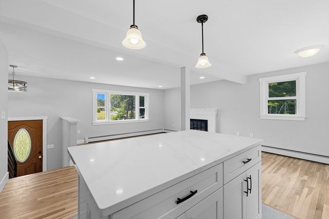 159 Walnut St, Halifax, MA 02338