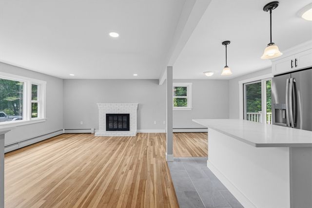 159 Walnut St, Halifax, MA 02338