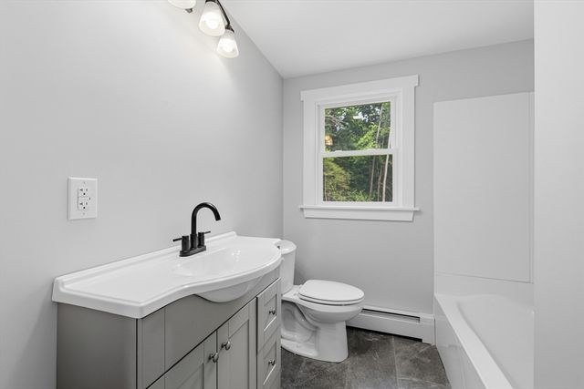 159 Walnut St, Halifax, MA 02338