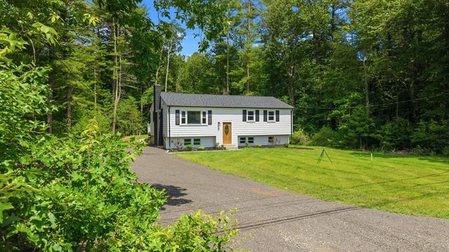 159 Walnut St, Halifax, MA 02338