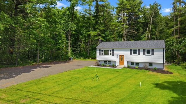 159 Walnut St, Halifax, MA 02338