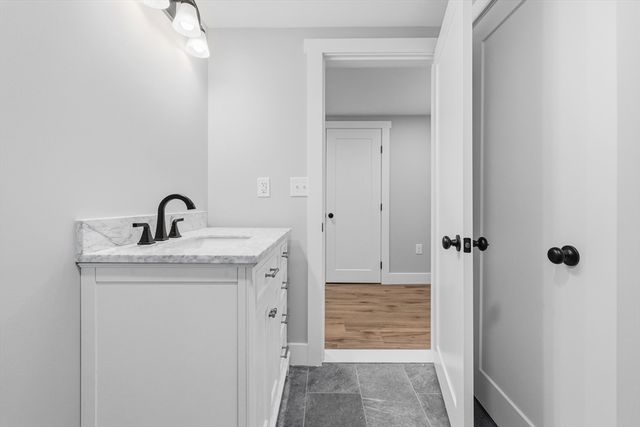 159 Walnut St, Halifax, MA 02338