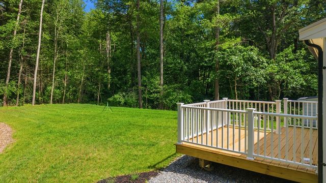 159 Walnut St, Halifax, MA 02338